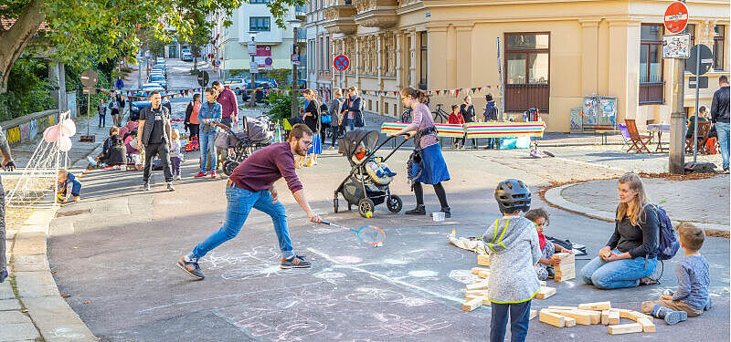 Europäische Mobilitätswoche 2024 Belebte Spielstraße ohne Autos
