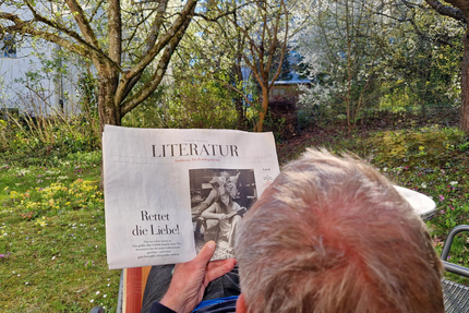 Zeitung lesen
